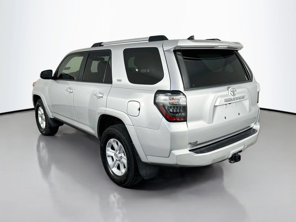 Used 2019 Toyota 4Runner SR5 AWD/4WD image 5