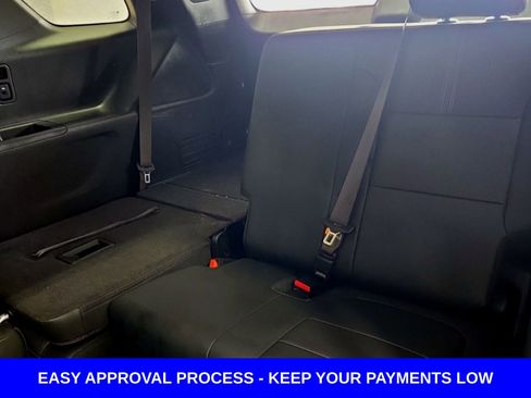 Used 2023 Chevrolet Traverse RS image 11