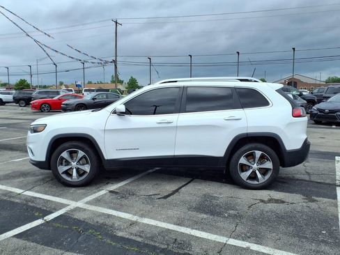 Used 2019 Jeep Cherokee Limited w/ Luxury Group AWD/4WD image 4
