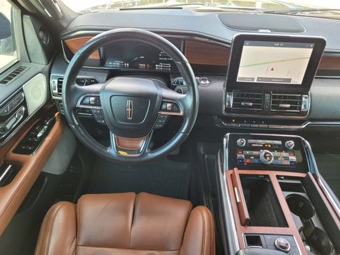 Used 2020 Lincoln Navigator Reserve w/ Equipment Group 208A Reserve AWD/4WD image 12