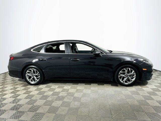 Used 2023 Hyundai Sonata SEL w/ Convenience Package FWD image 2