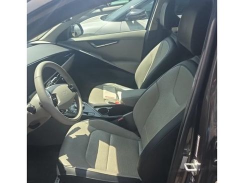 Used 2023 Kia Niro Wave w/ Wave Preserve Package FWD image 5