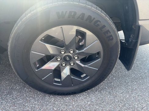 Used 2024 Ford F150 Lightning Lariat AWD/4WD image 12