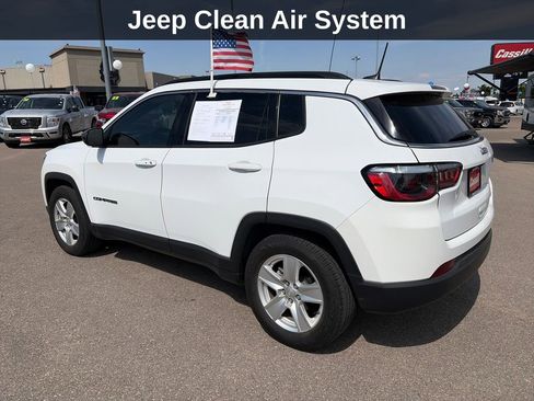 Used 2022 Jeep Compass Latitude w/ Sun and Sound Group FWD image 8