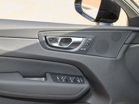 New 2026 Volvo XC60 B5 Core image 11