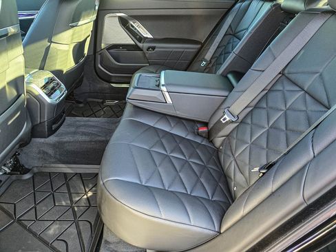 Used 2025 BMW 740i xDrive image 30