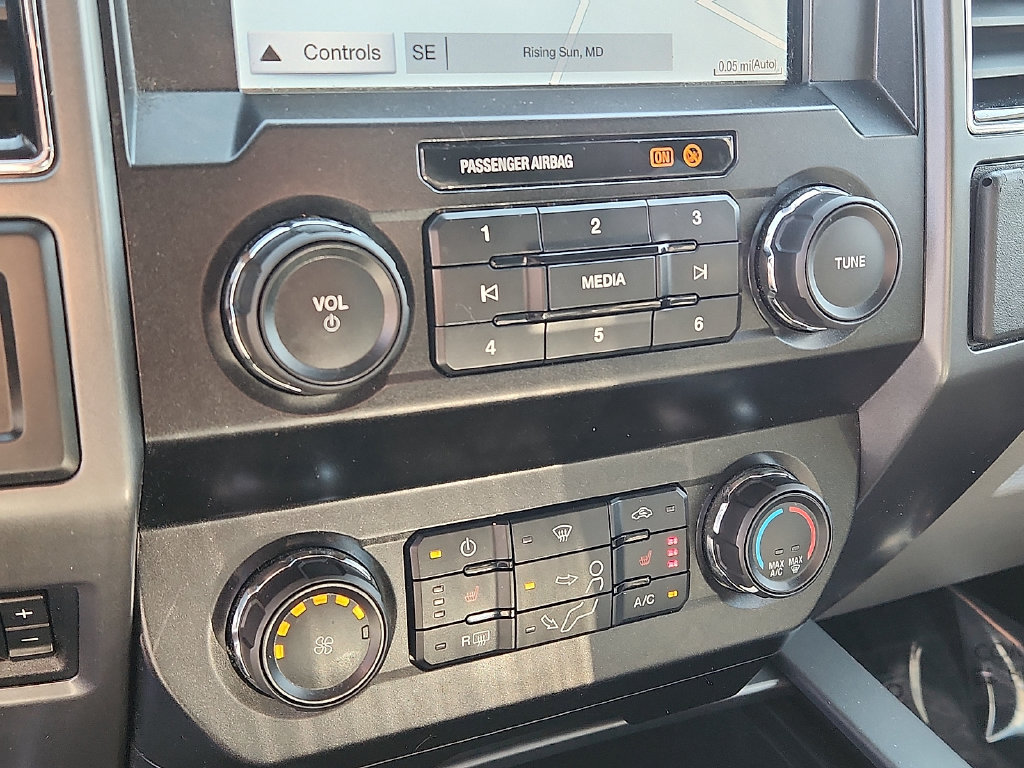 Used 2019 Ford F250 XLT w/ XLT Premium Package AWD/4WD image 15