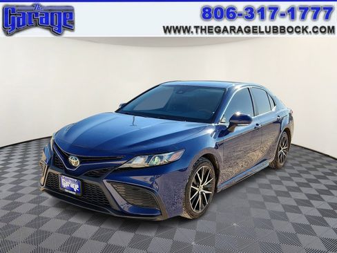 Used 2023 Toyota Camry SE image 1