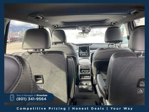 Used 2025 Jeep Grand Cherokee L Altitude image 11