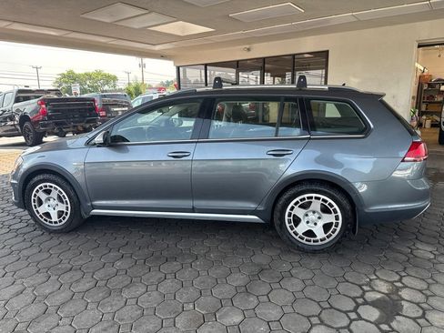 Used 2017 Volkswagen Golf Alltrack SE AWD/4WD image 9