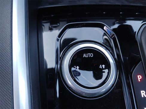 Used 2023 Chevrolet Colorado LT image 23