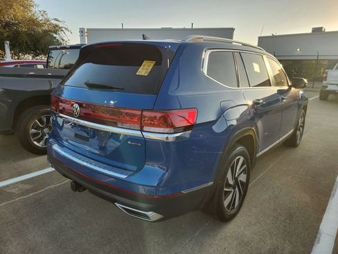 Used 2025 Volkswagen Atlas SEL AWD/4WD image 6