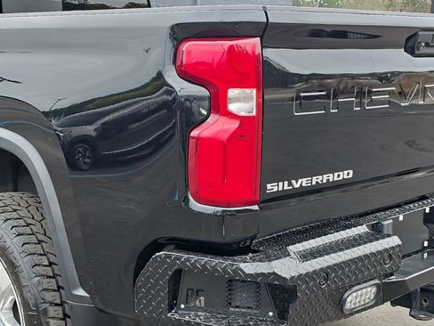 Used 2021 Chevrolet Silverado 2500 LTZ w/ Z71 Chrome Sport Edition image 38