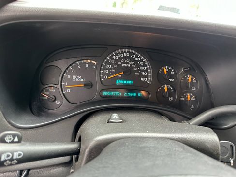 Used 2004 GMC Sierra 2500 SLE w/ Skid Plate Package image 21