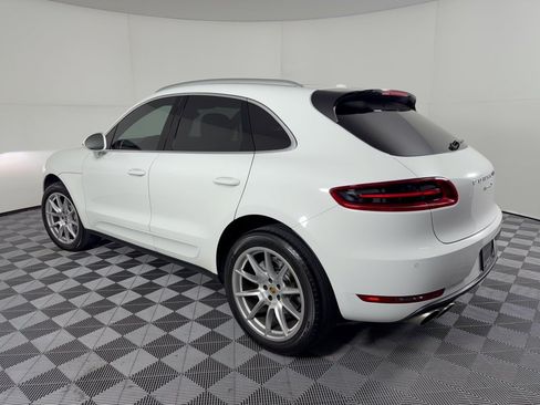 Certified 2018 Porsche Macan S AWD/4WD image 3