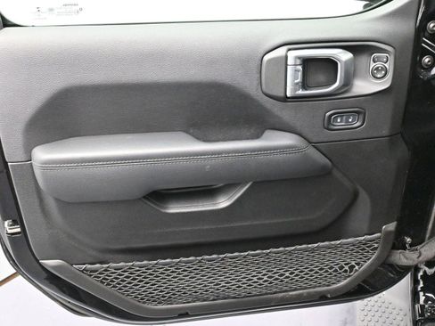 Used 2022 Jeep Wrangler Unlimited Sahara image 10