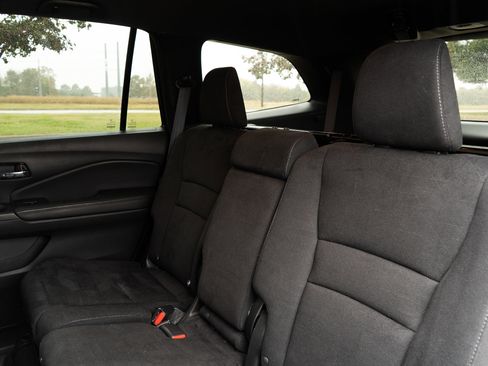 Certified 2022 Honda Pilot Sport image 18