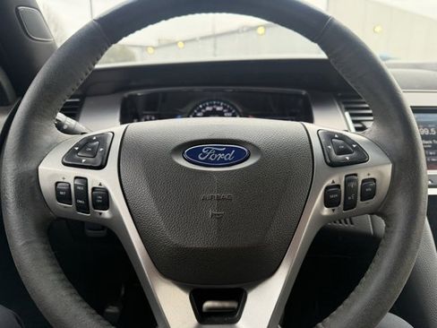 Used 2013 Ford Taurus SHO image 17