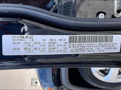 Used 2018 Jeep Compass Latitude w/ Popular Equipment Group FWD image 16