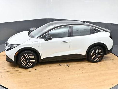 Used 2026 Nissan Leaf SV+ w/ Floor Mat Package (SV+) FWD image 46