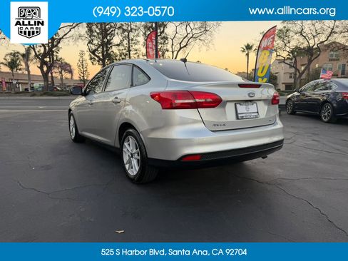 Used 2017 Ford Focus SE FWD image 6