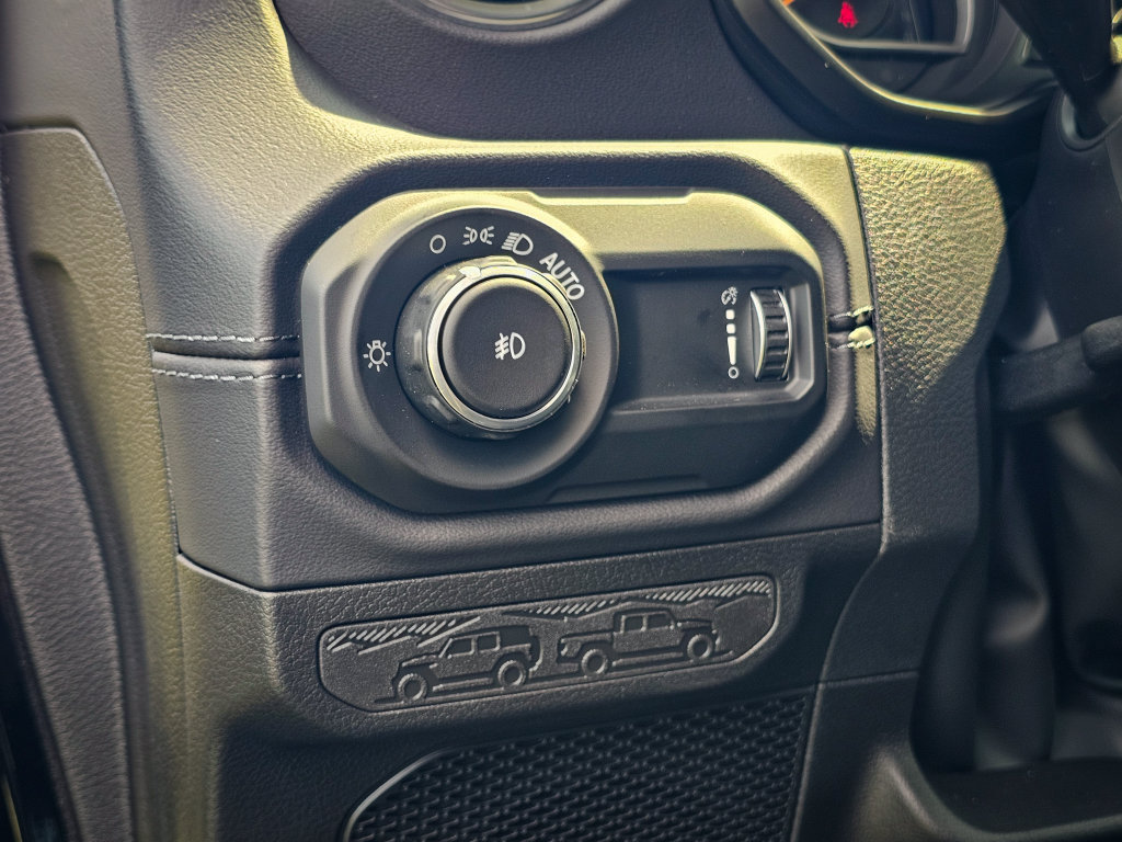 New 2026 Jeep Wrangler Unlimited Sahara AWD/4WD image 13