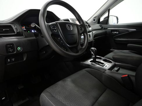 Used 2019 Honda Ridgeline Sport image 10
