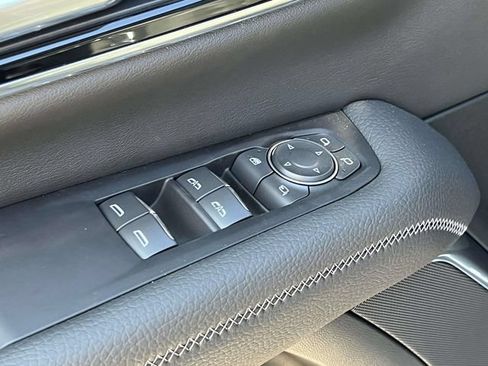 New 2026 GMC Yukon Denali w/ Denali Reserve Package AWD/4WD image 19