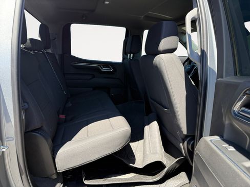 Used 2024 Chevrolet Silverado 1500 LT AWD/4WD image 18