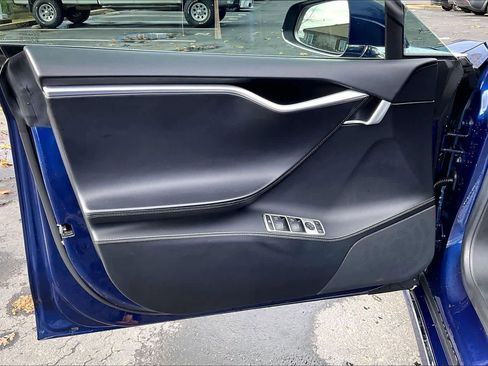 Used 2017 Tesla Model S 75 image 24