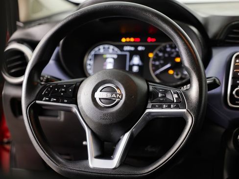 Used 2024 Nissan Versa SV w/ Trunk Package image 19