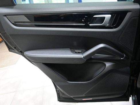 Used 2019 Porsche Cayenne AWD/4WD image 15
