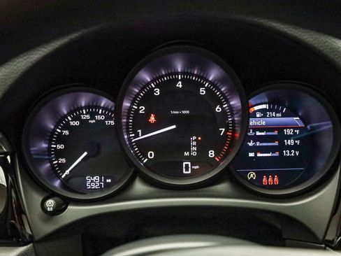 Certified 2025 Porsche Macan image 27