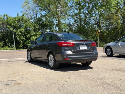 Used 2016 Ford Focus SE w/ Reverse Sensing Package image 13
