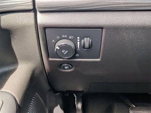 Used 2021 Jeep Grand Cherokee Laredo image 18