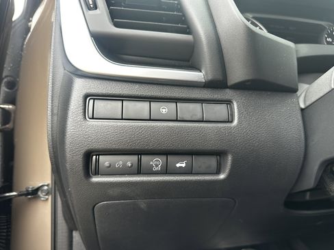 Used 2024 Nissan Rogue SV FWD image 22
