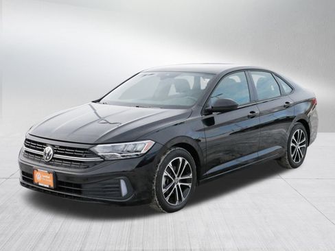 Certified 2022 Volkswagen Jetta Sport image 3