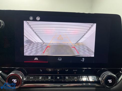 Used 2023 GMC Canyon Elevation w/ Elevation Premium Package image 15