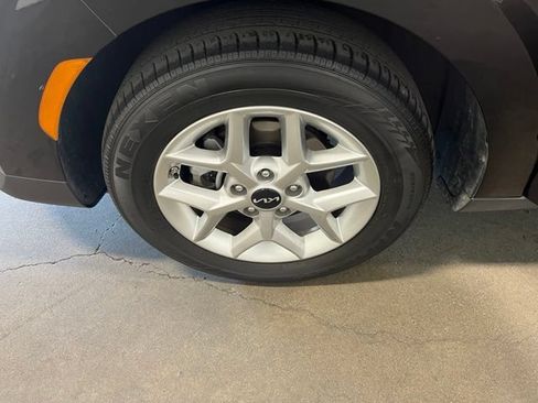 Used 2024 Kia Soul LX w/ Option Group 015 FWD image 31