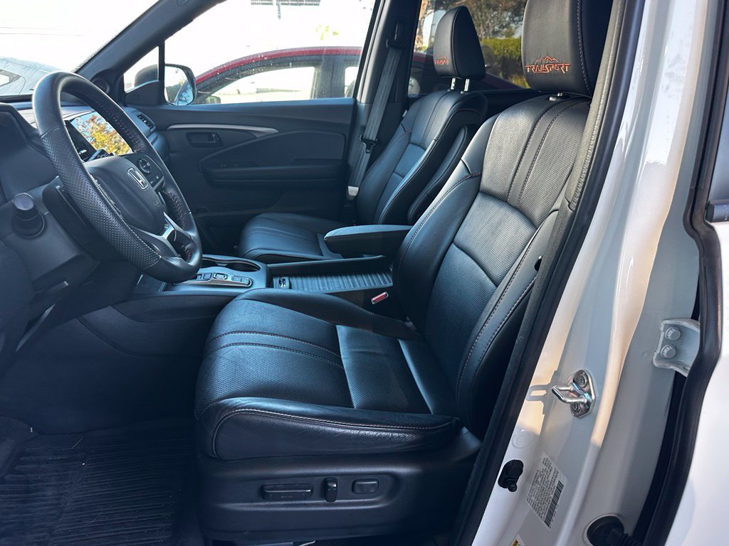 Used 2023 Honda Passport TrailSport image 25