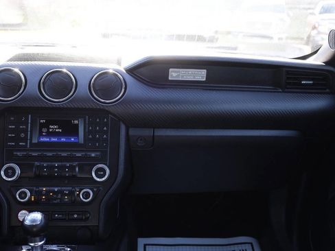 Used 2015 Ford Mustang Convertible image 22