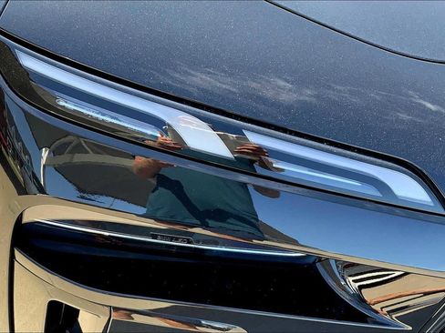 New 2025 BMW i7 xDrive60 image 13