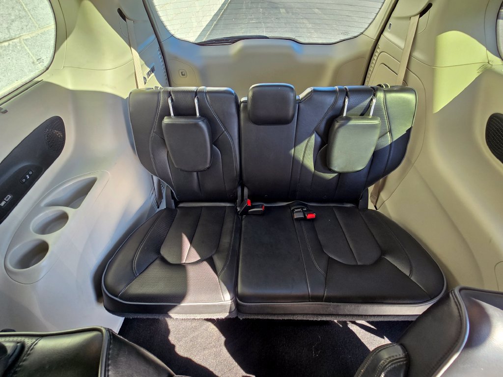 Used 2017 Chrysler Pacifica Limited FWD image 48