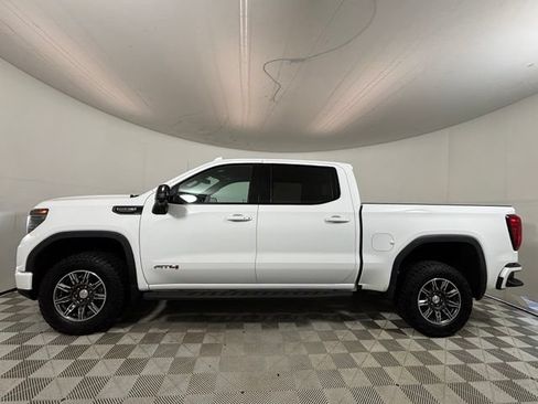Used 2024 GMC Sierra 1500 AT4 w/ AT4 Premium Package AWD/4WD image 4