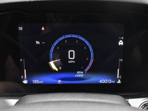 Used 2025 Chevrolet Trax LT FWD image 19