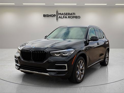 Used 2023 BMW X5 xDrive40i w/ Premium Package image 3