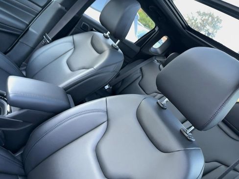 New 2026 Jeep Compass Limited w/ Sun, Sound & Navigation Group image 7