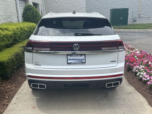 Used 2026 Volkswagen Atlas Cross Sport SEL Premium R-Line AWD/4WD image 6
