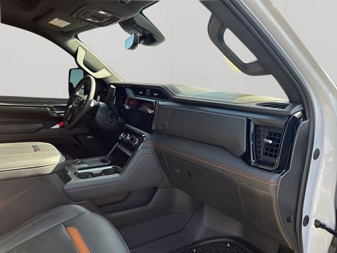 Used 2024 GMC Sierra 2500 AT4 w/ AT4 Premium Plus Package image 15