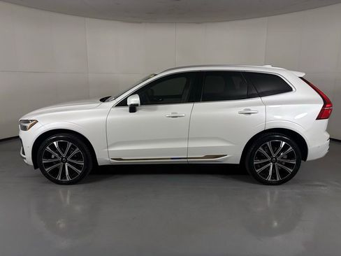 Used 2023 Volvo XC60 B5 Ultimate w/ Protection Package FWD image 5